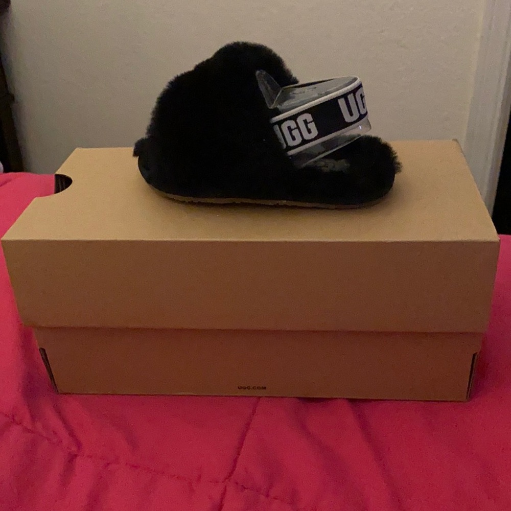 Ugg  slippers 6c